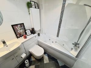 Bathroom - click for photo gallery